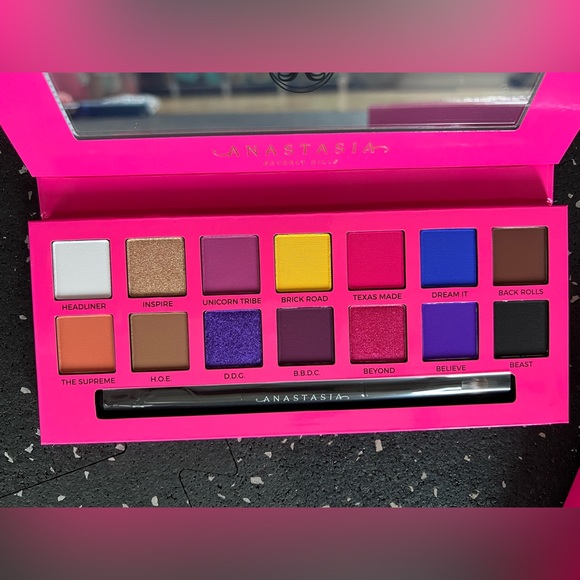 ANASTASIA BEVERLY HILLS | ALYSSA EDWARDS EYESHADOW PALETTE - Picture 4 of 8